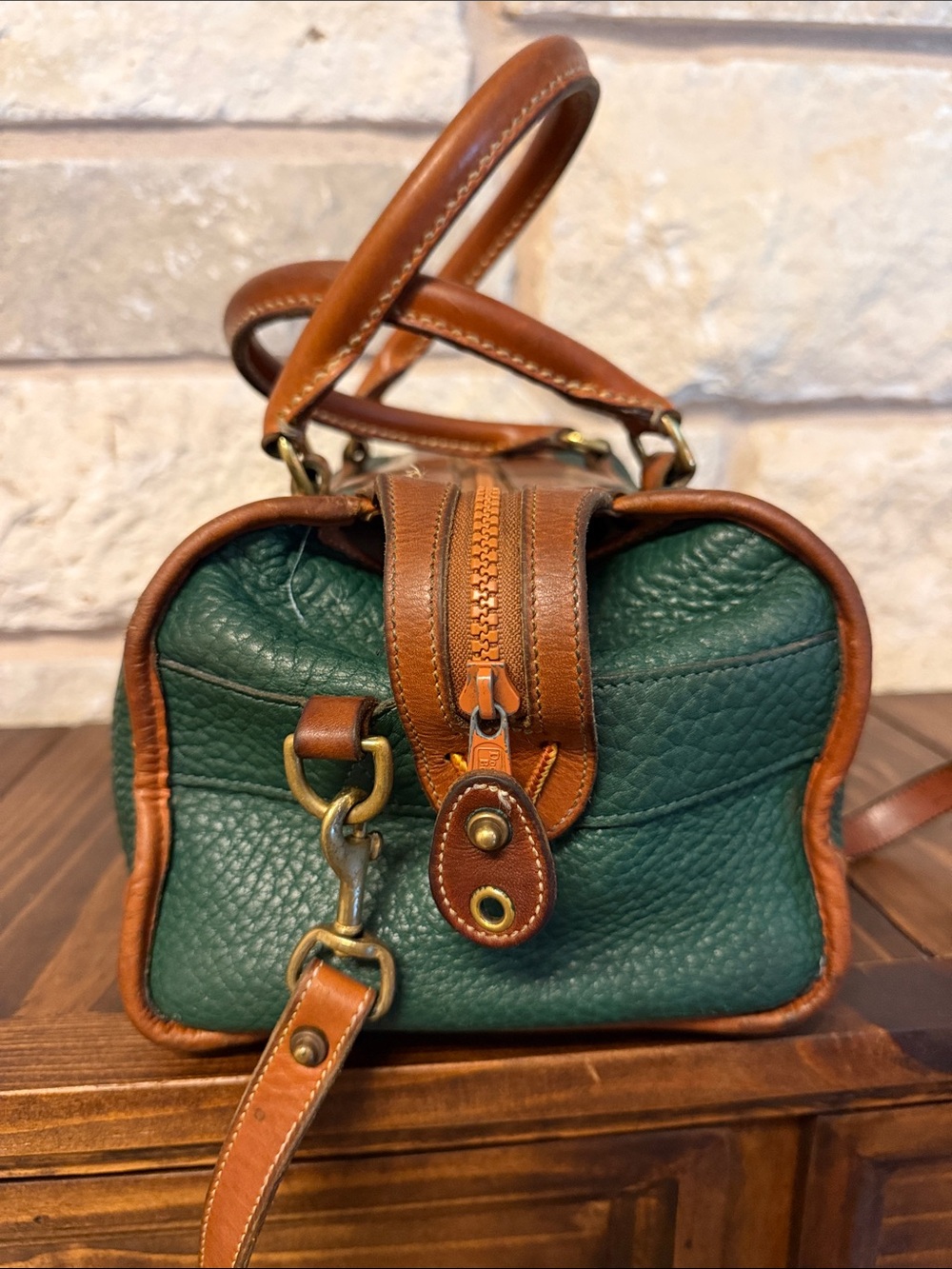 Vintage Dooney & Bourke Green Pebbled Leather Gladstone - Picture 4 of 13